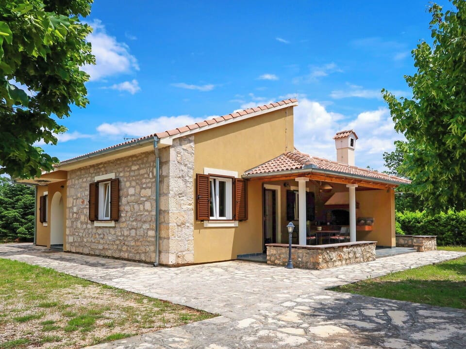 Building, Window, House, Home, Door, Residential Area, Roof, Facade, Cottage, Architecture