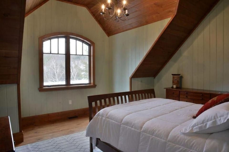 Queen Second Bedroom
