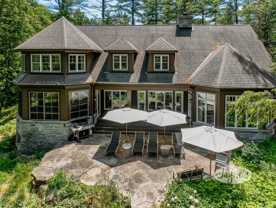 Main Lake Side Patio &amp; Seating