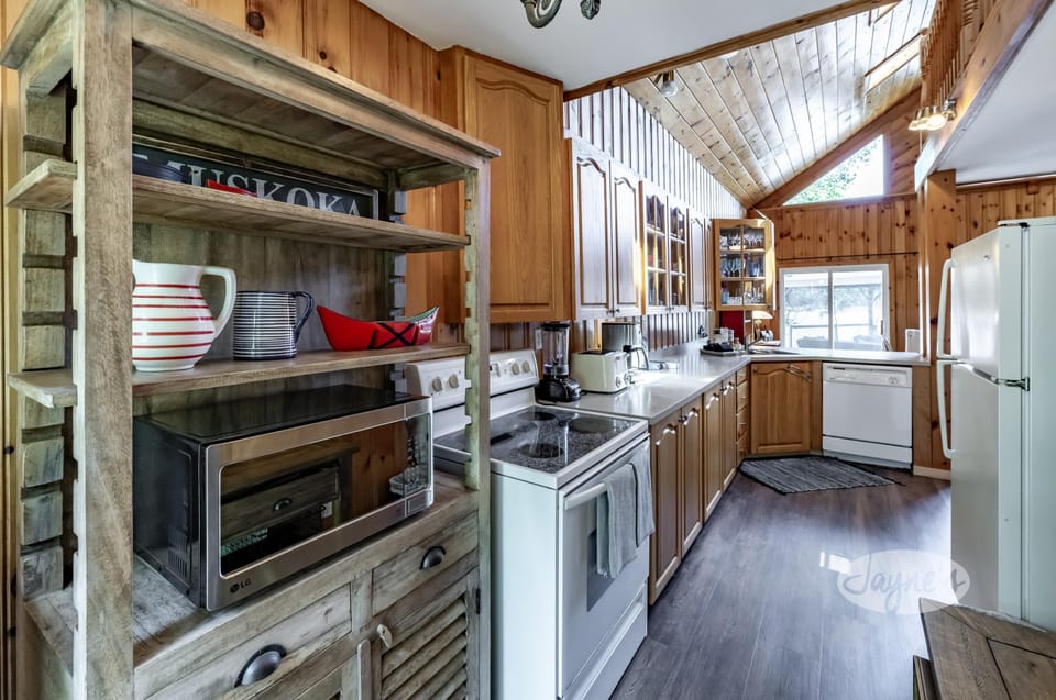 Kitchen - Main Cottage