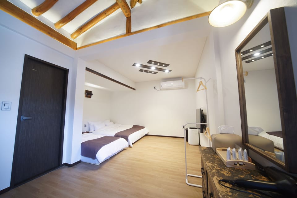 102 | Down comforters, memory foam beds, free WiFi, bed sheets