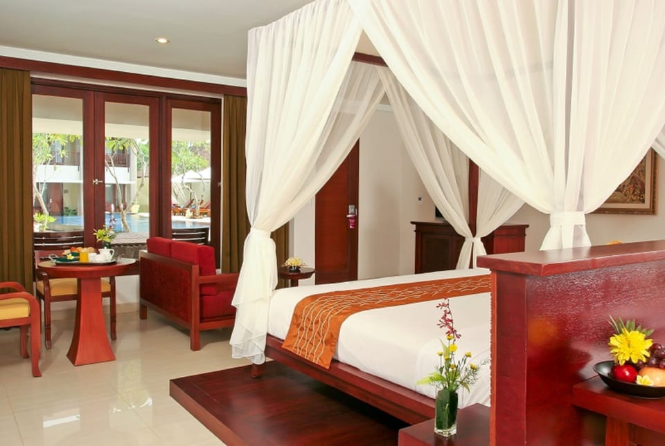 Suite | In-room safe, desk, blackout drapes, iron/ironing board
