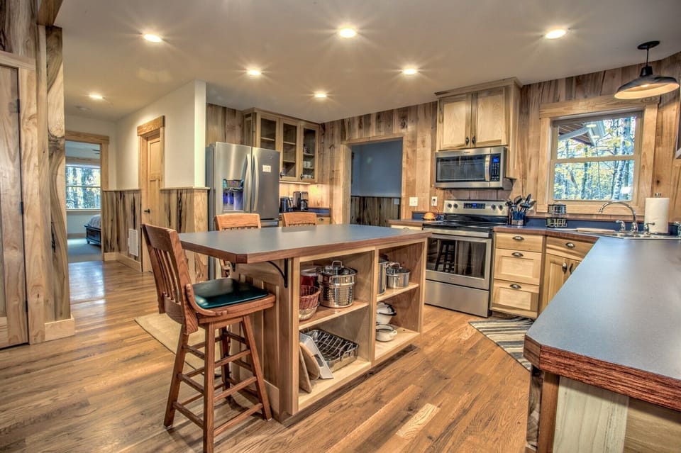 Bearwallow Retreat kitchen view