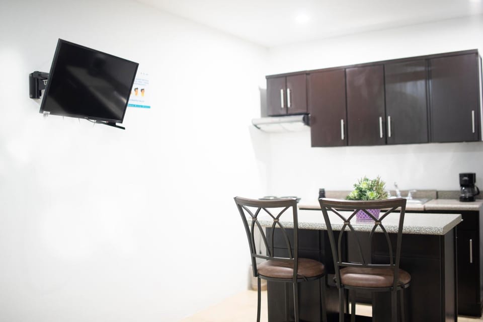 Deluxe Apartment, Multiple Beds, Kitchen | Private kitchen