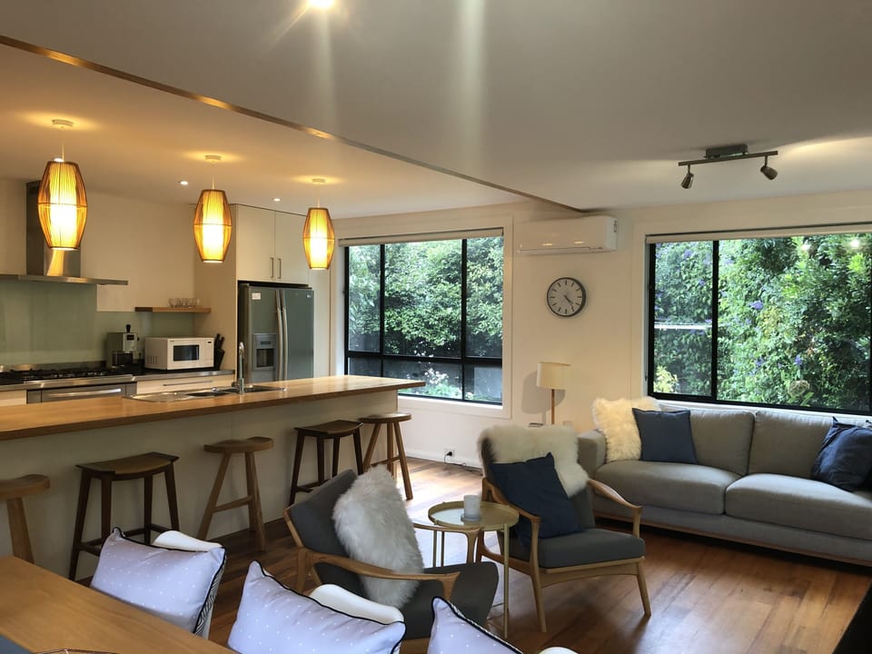 Kitchen/ Dining