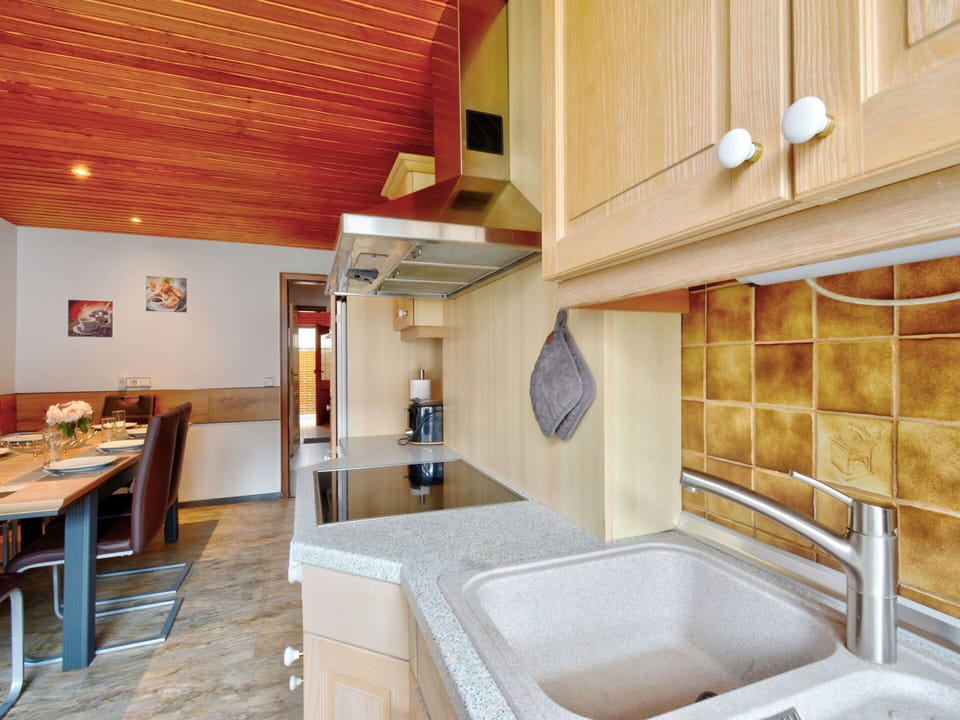 Furniture, Property, Bathtub, Table, Wood, Lighting, Interior Design, Tap, Kitchen, Architecture