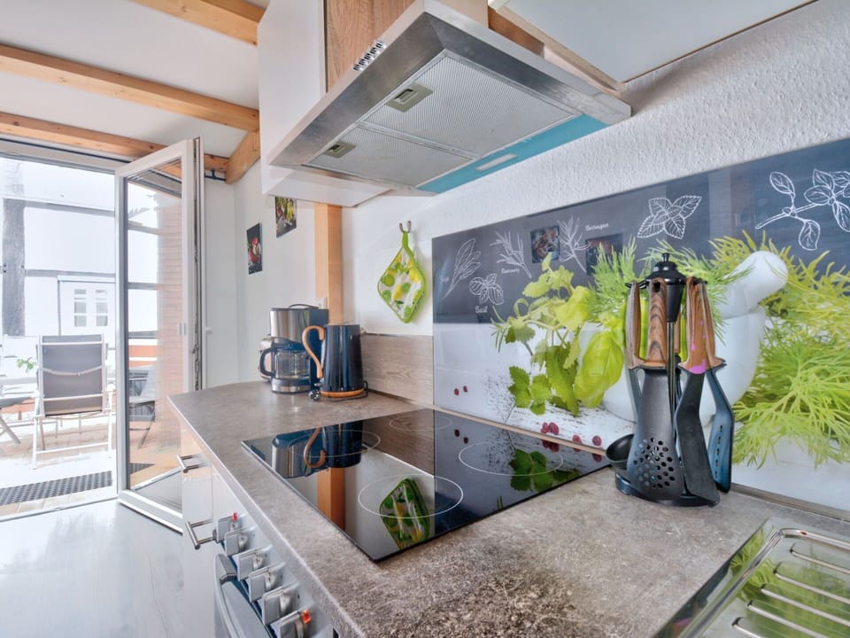 Property, Plant, Building, Window, Cabinetry, Countertop, Sink, Tap, Interior Design, Architecture