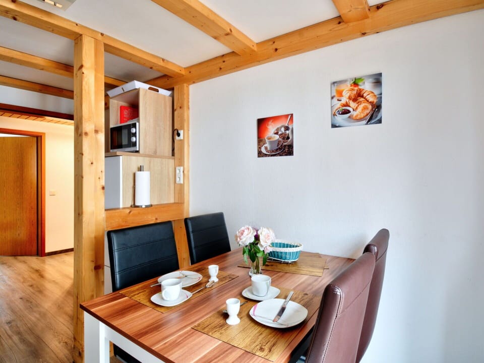 Table, Furniture, Picture Frame, Wood, Orange, Lighting, Interior Design, Chair, Building, Living Room