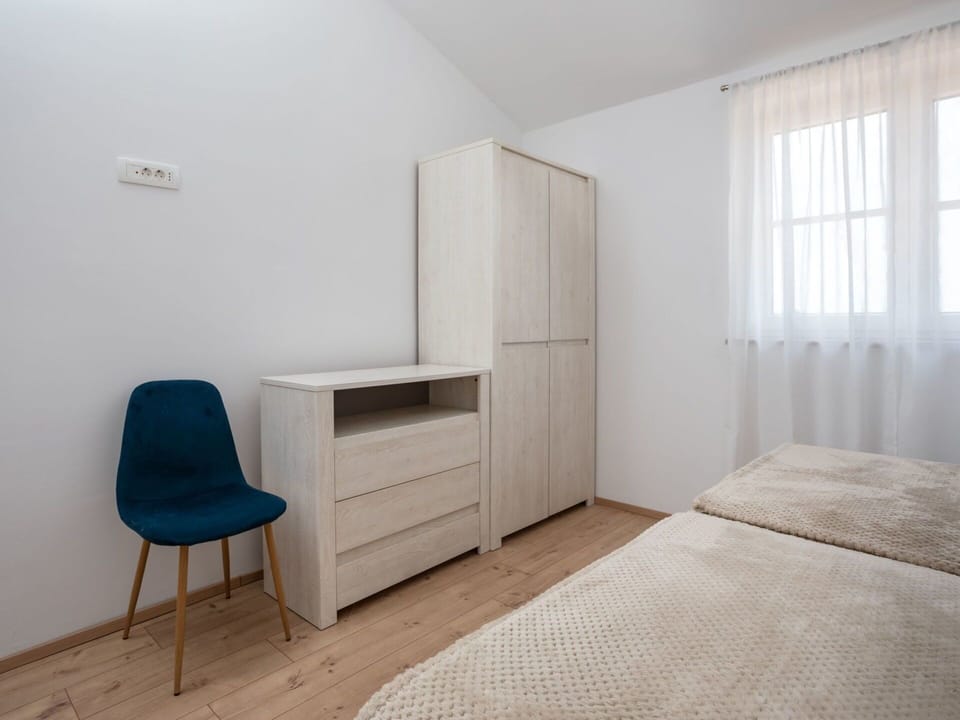 Furniture, Room, Property, Bedroom, Bed, Interior Design, Floor, Wall, Bed Sheet, Mattress