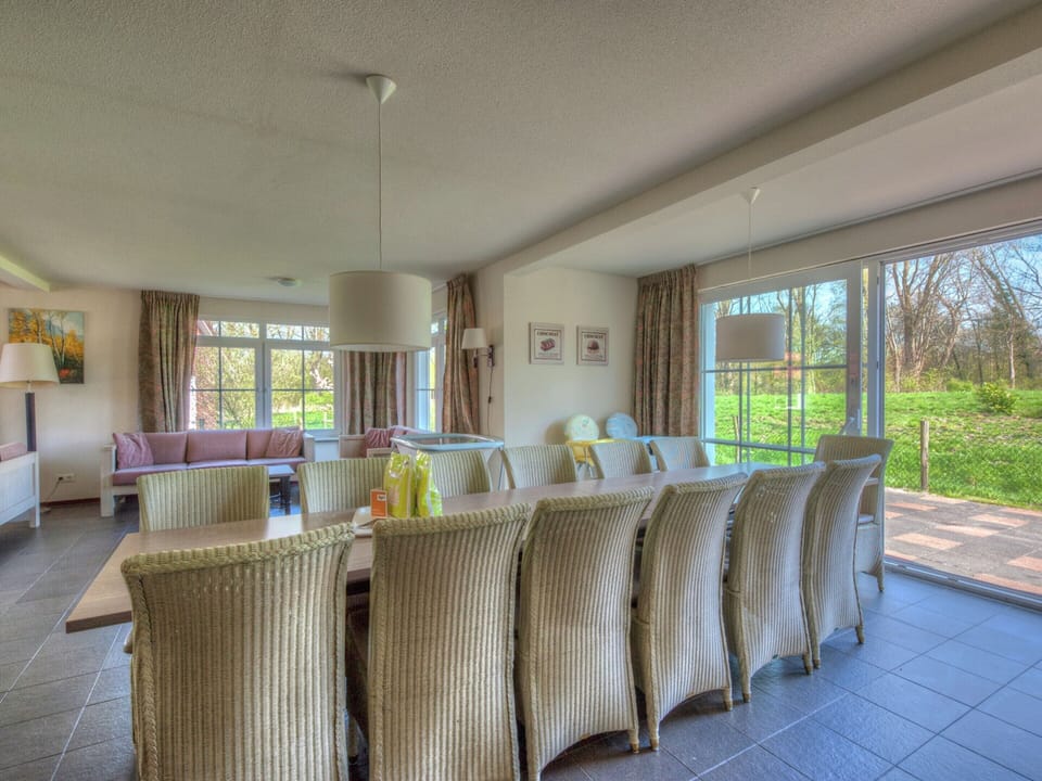 Villa | Dining