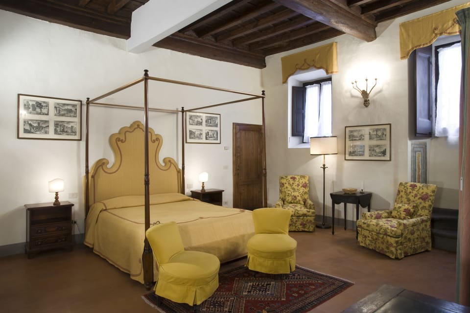 Individually furnished, iron/ironing board, rollaway beds, free WiFi
