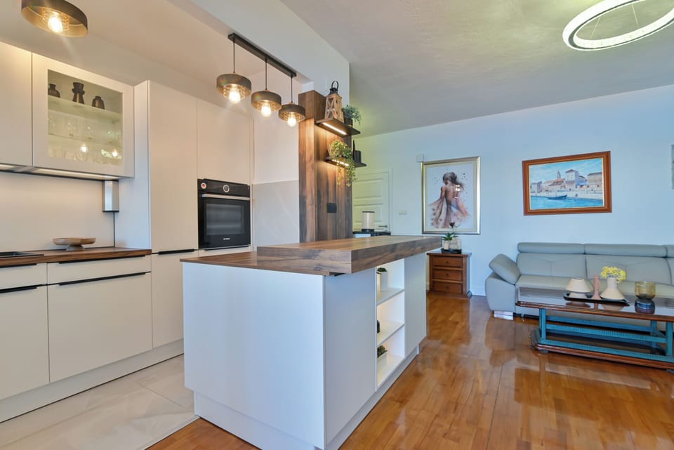 Apartment, 2 Bedrooms, Smoking, Patio | Interior