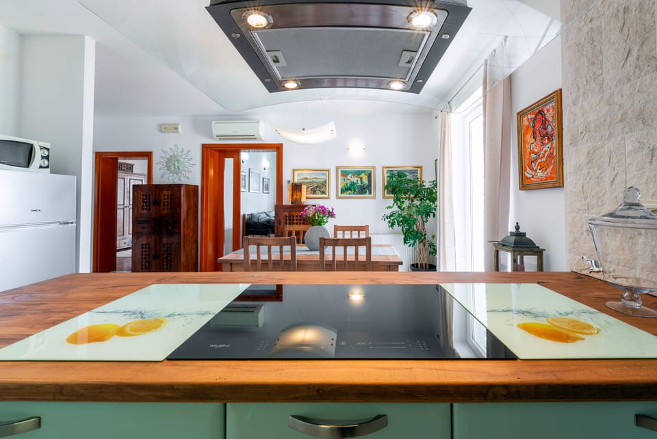 Villa, 4 Bedrooms, Smoking, Private Pool | Interior