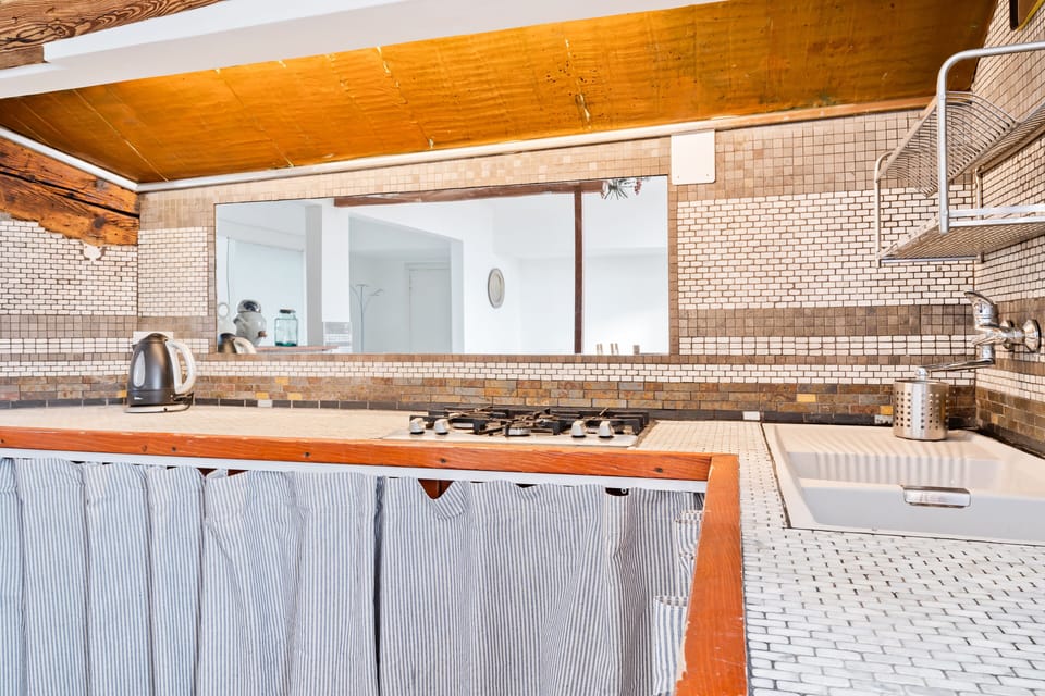 Apartment, 3 Bedrooms | Private kitchenette | Full-size fridge, stovetop, electric kettle, cookware/dishes/utensils