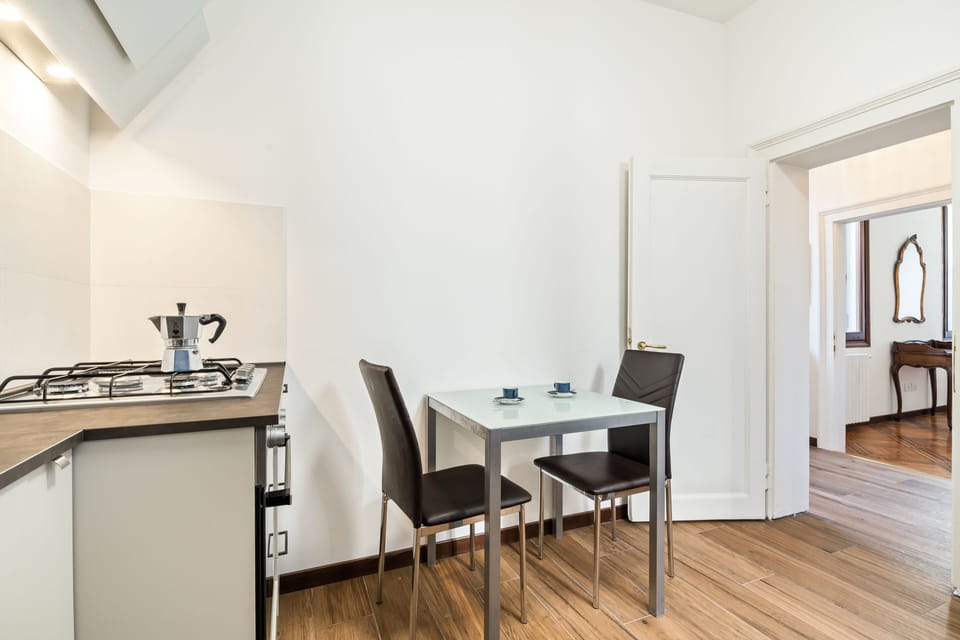Apartment, 3 Bedrooms | In-room dining