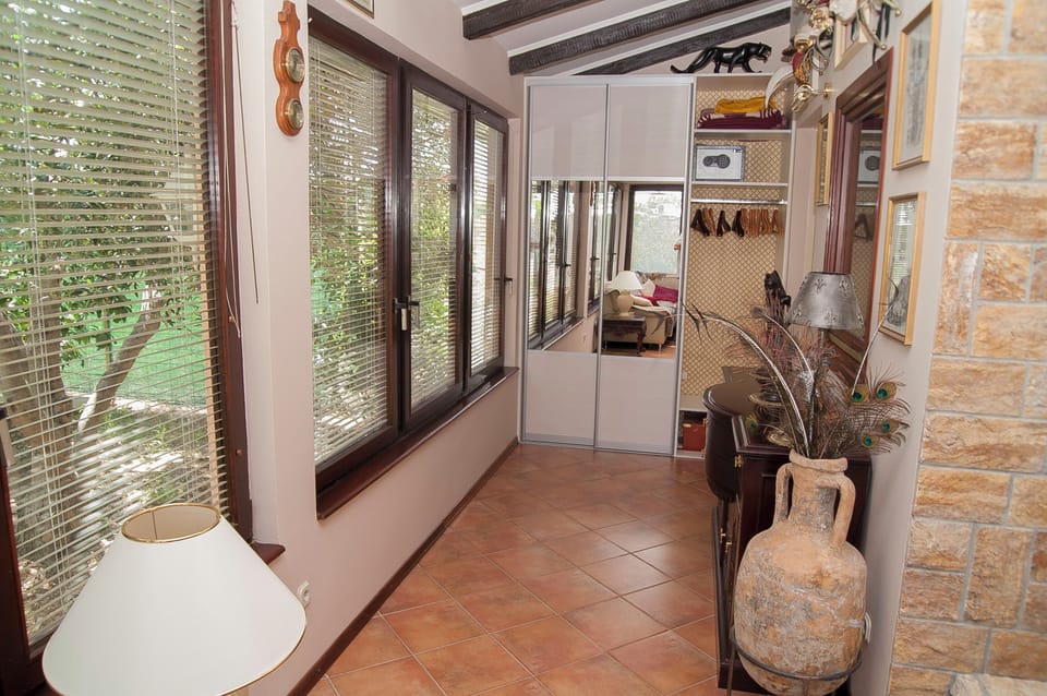 House, 2 Bedrooms, Private Pool, Garden View | Living room