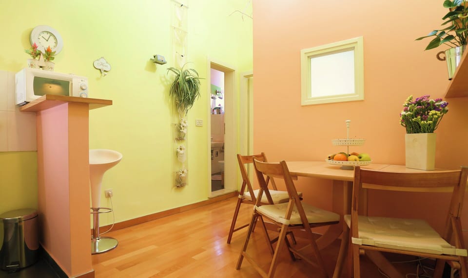 Apartment, 2 Bedrooms, Smoking, Balcony | Interior