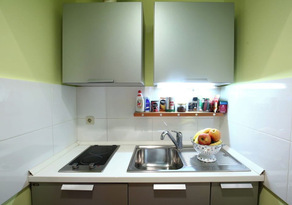 Apartment, 2 Bedrooms, Smoking, Balcony | Interior
