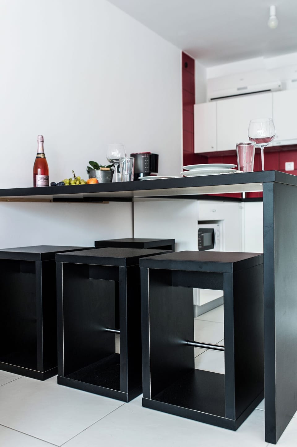 Apartment, 1 Bedroom, Balcony, Garden View | Dining