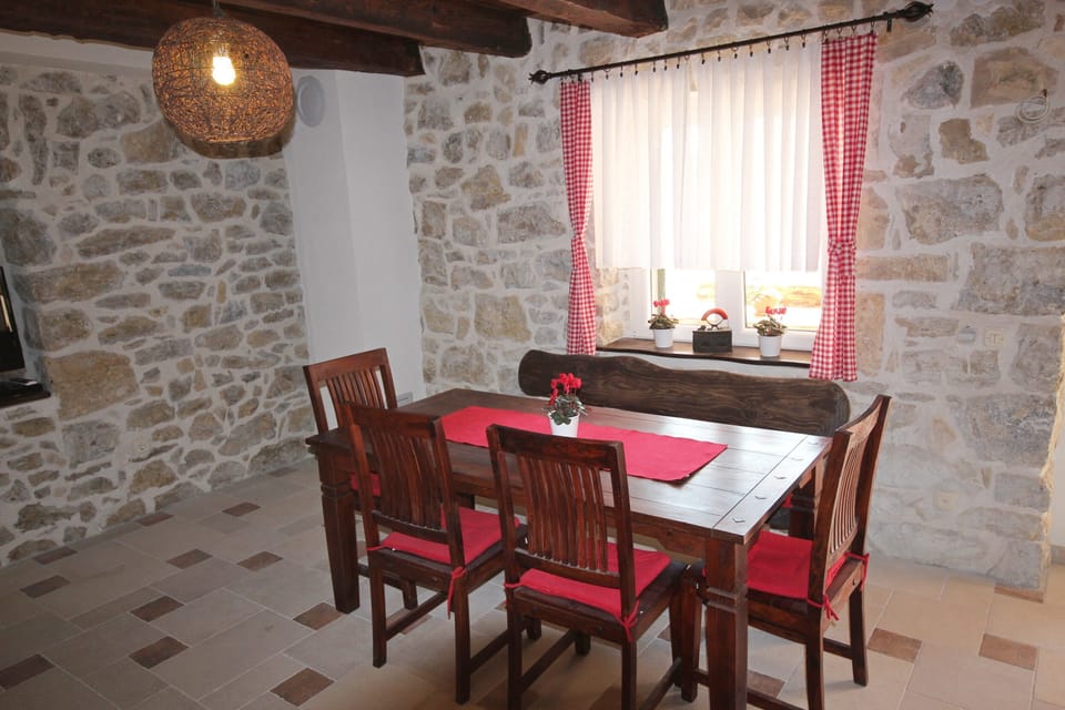Apartment, 3 Bedrooms, Terrace | Dining room
