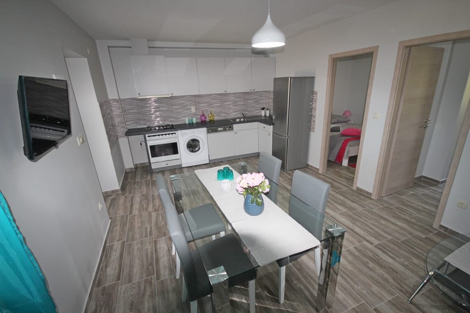 Apartment, 2 Bedrooms, Terrace | Interior