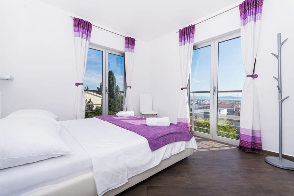 Apartment, 2 Bedrooms, Smoking, Balcony | 3 bedrooms