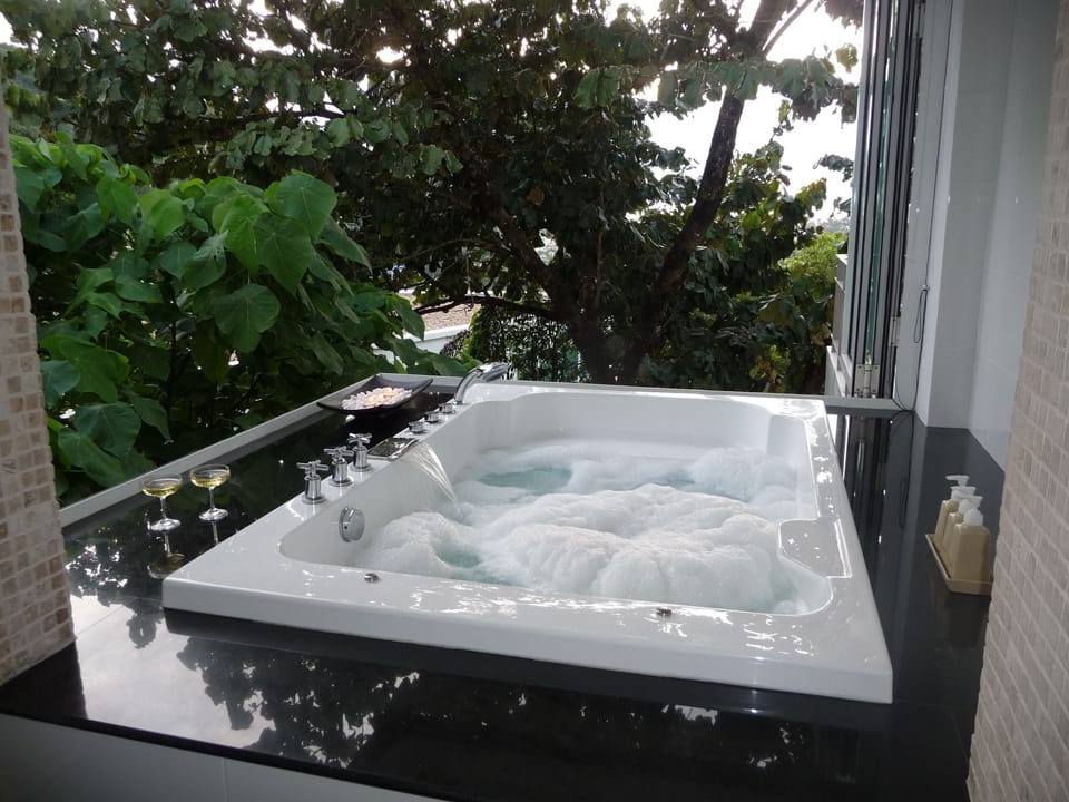 Villa, 5 Bedrooms, Accessible, Smoking | Bathroom