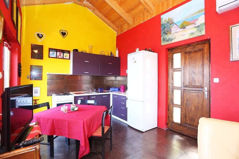 House, 1 Bedroom, Balcony, Ocean View | Private kitchen | Fridge, freezer, dining tables