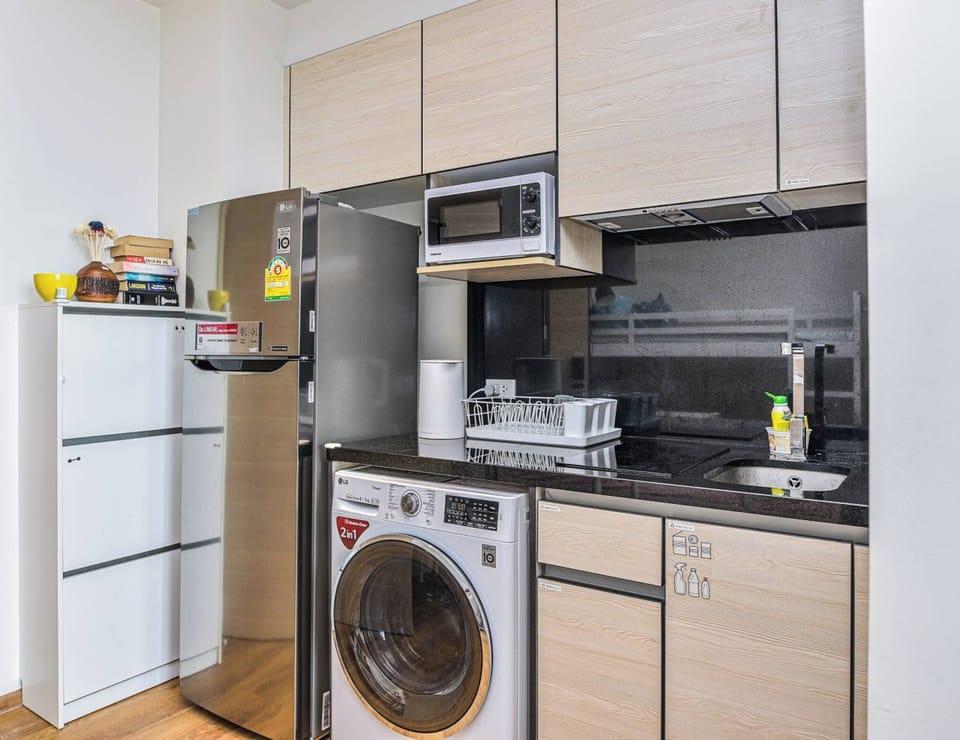 Apartment, 1 Bedroom, Balcony, City View | Interior