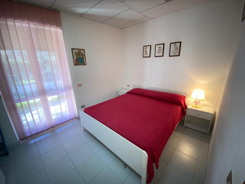 Apartment, 1 Bedroom | 1 bedroom, cribs/infant beds