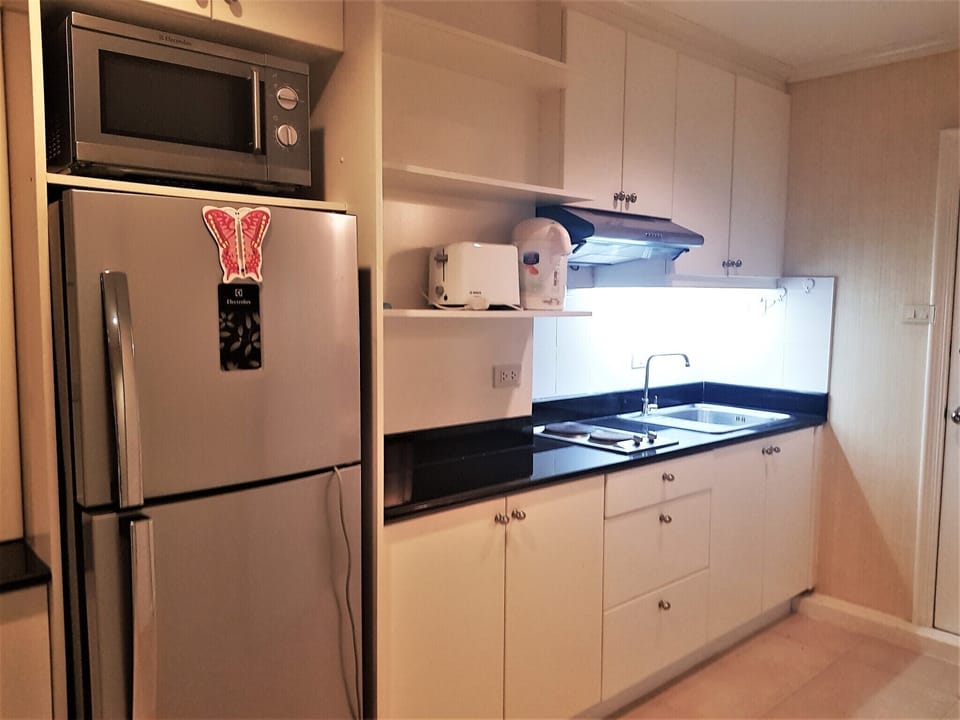 Condo, 1 Bedroom, Smoking | Interior