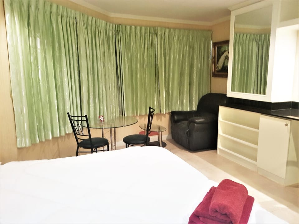 Condo, 1 Bedroom, Smoking | 1 bedroom