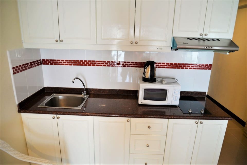Condo, 1 Bedroom, Smoking, Balcony | Interior