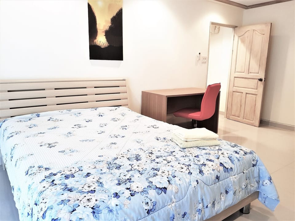 Room, 1 Bedroom, Smoking, Balcony | 1 bedroom