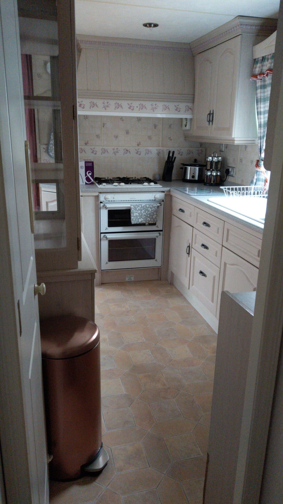 Chalet, 2 Bedrooms, Patio, Lake View | Interior