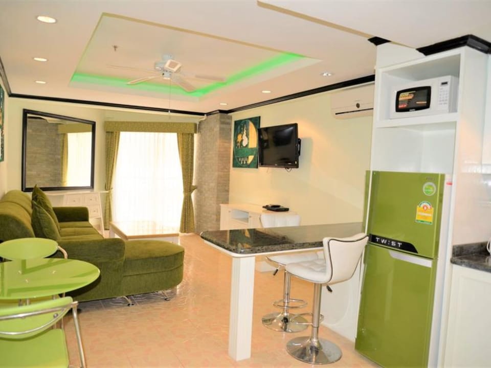 Apartment, 1 Bedroom, Smoking, Balcony | Living area | Table tennis