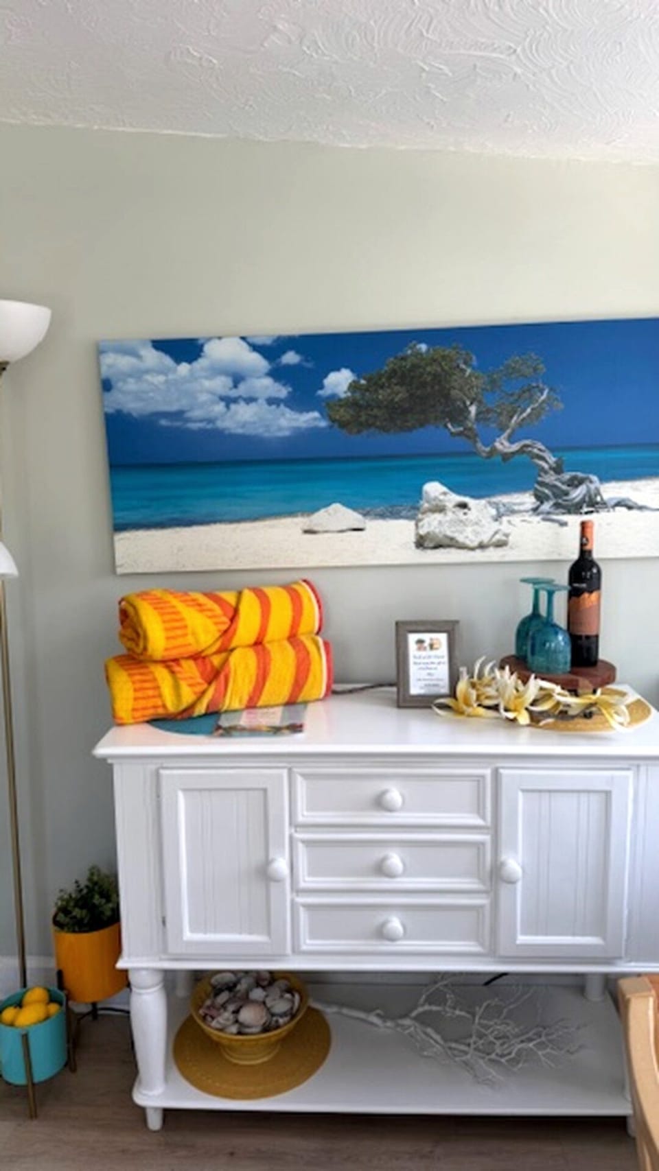 Dining area bar