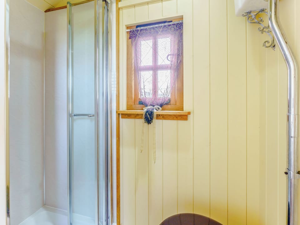 Shower room | Elsie&rsquo;s Hut, Hassocks