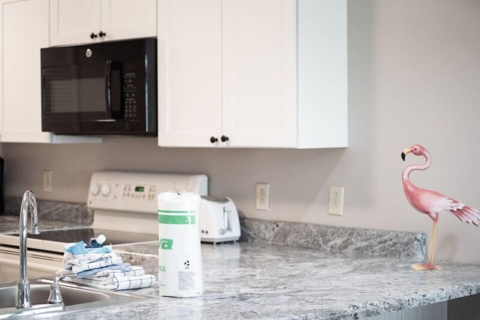 You'll love this modern kitchen with everything you need to make a quick snack or a full gourmet meal