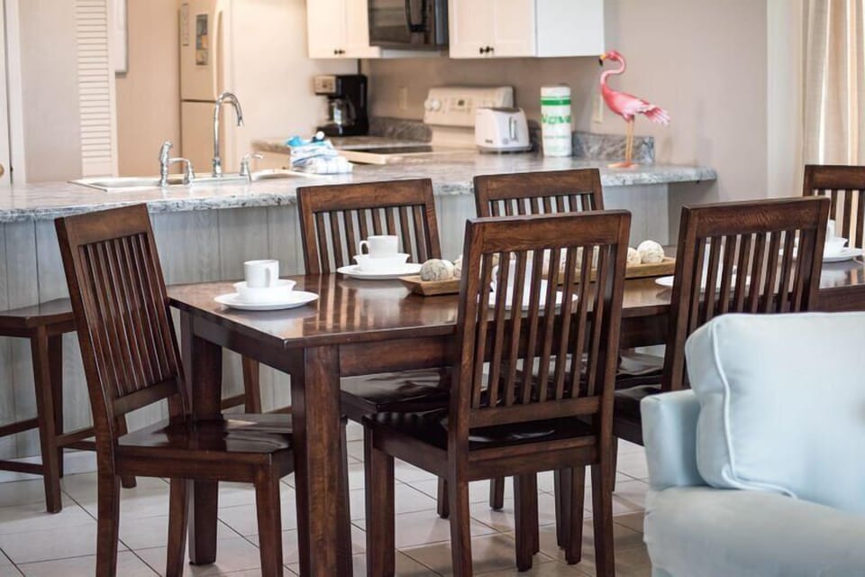 Seating for 6 at the dining table with a great view, too.