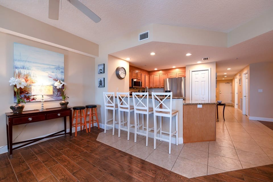 Kitchen Breakfast Bar