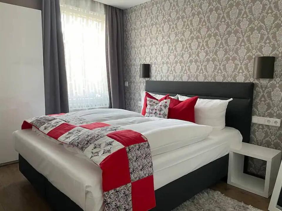 Deluxe Condo | Blackout drapes, travel crib, WiFi (free), bed sheets