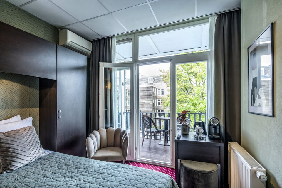 Premium bedding, pillowtop beds, in-room safe, desk