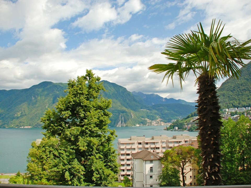 Cloud, Water, Sky, Water Resources, Building, Mountain, Plant, Azure, Natural Landscape, Tree