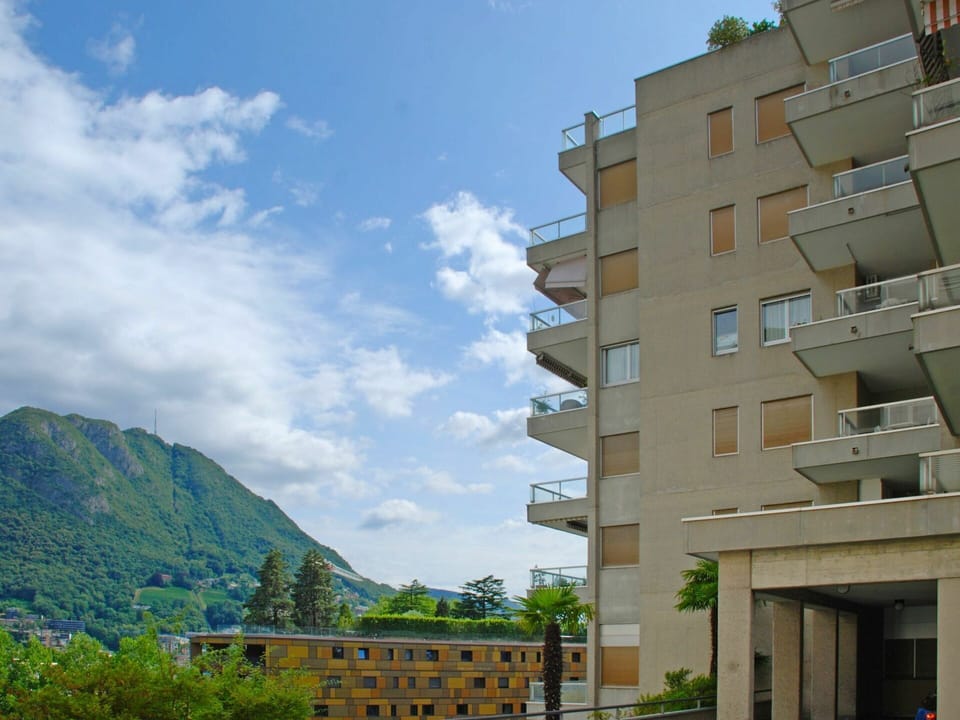 Residential Area, Sky, Architecture, Property, Daytime, Building, Apartment, Neighbourhood, Condominium, Town