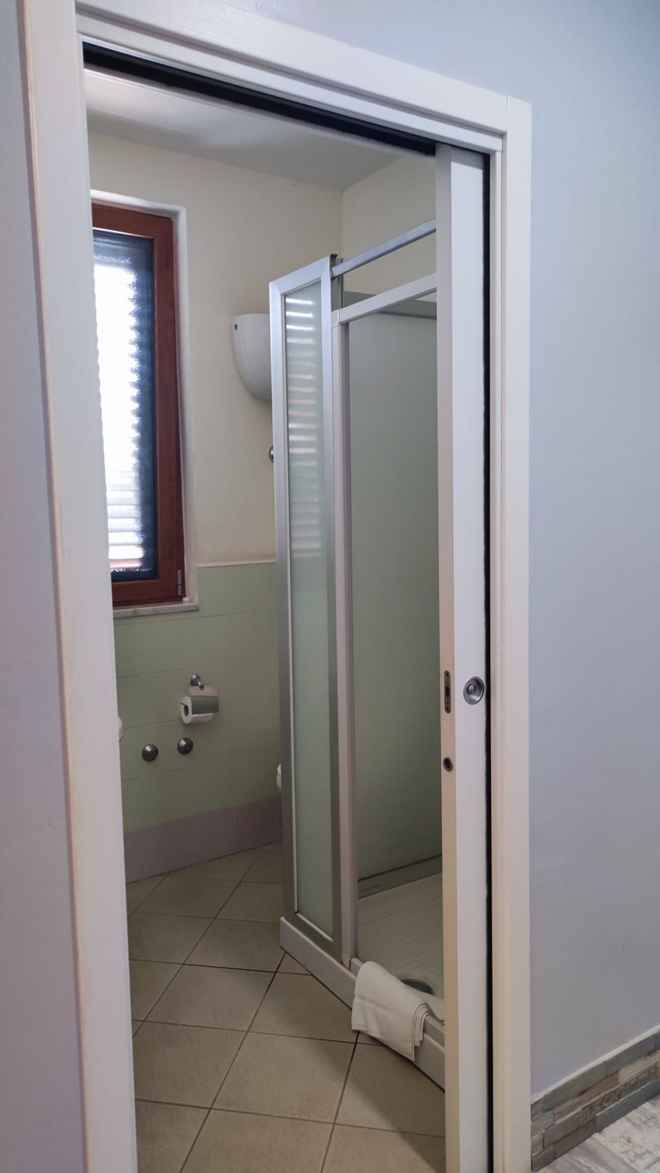 Comfort Double Room, Garden View | Bathroom | Shower, free toiletries, hair dryer, bidet