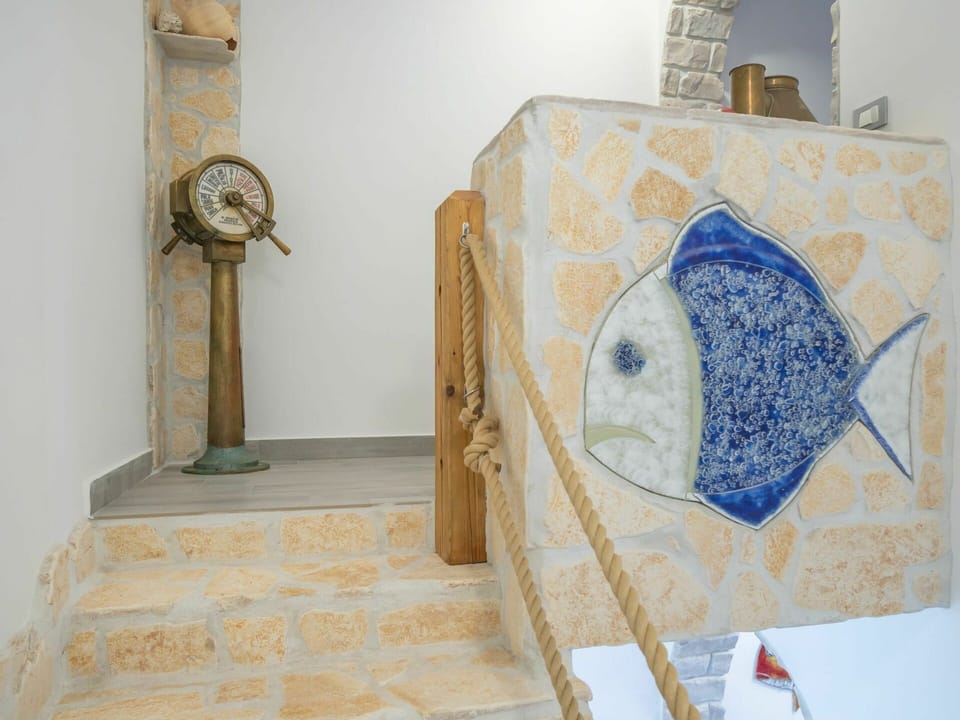 Property, Azure, Wood, Interior Design, Flooring, Art, Floor, House, Linens, Rectangle