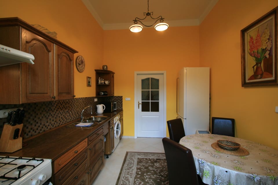 Apartment | Private kitchen | Full-size fridge, microwave, oven, stovetop