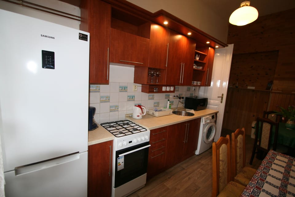 Apartment | Private kitchen | Fridge, microwave, oven, stovetop
