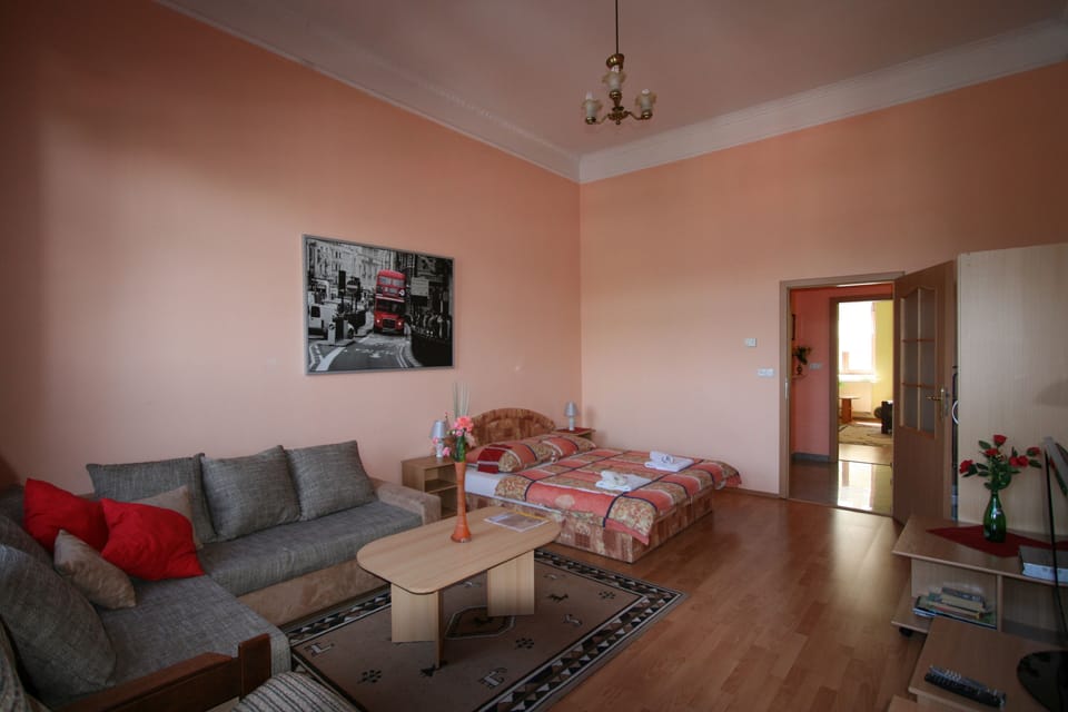 Apartment | 2 bedrooms, in-room safe, iron/ironing board, cribs/infant beds